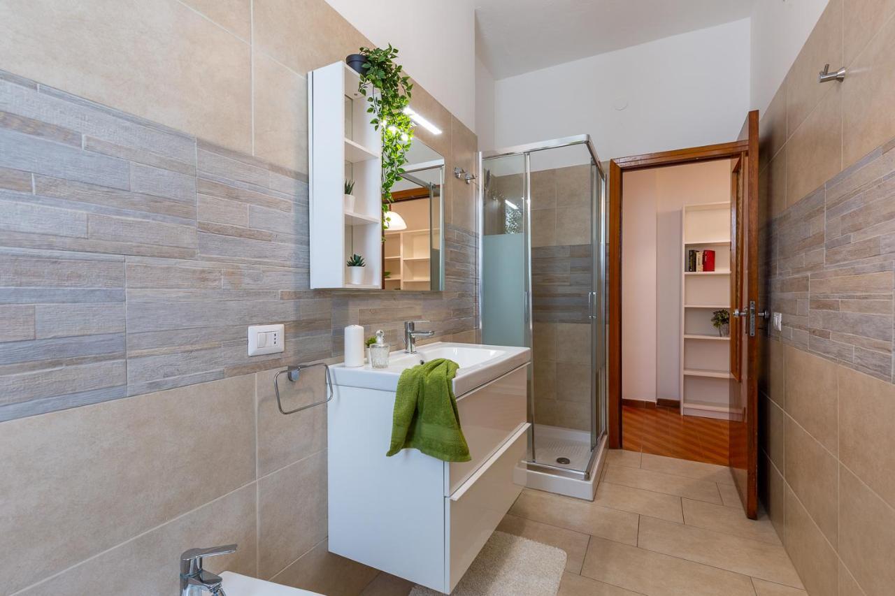 Dal Cavaliere Apartment Каляри Екстериор снимка