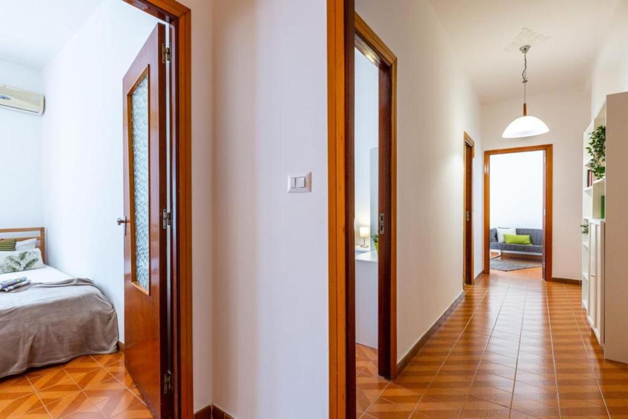 Dal Cavaliere Apartment Каляри Екстериор снимка