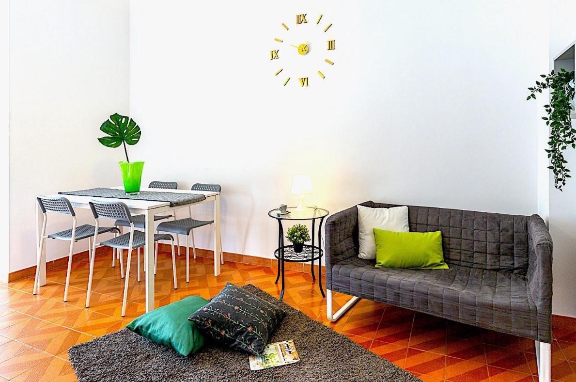 Dal Cavaliere Apartment Каляри Екстериор снимка